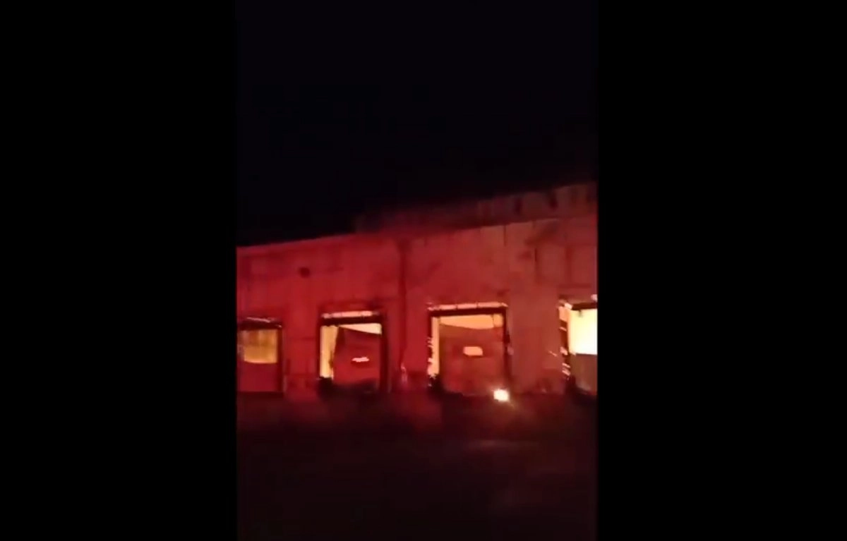 Incendio consume parte de planta de Bachoco en Lagos de Moreno