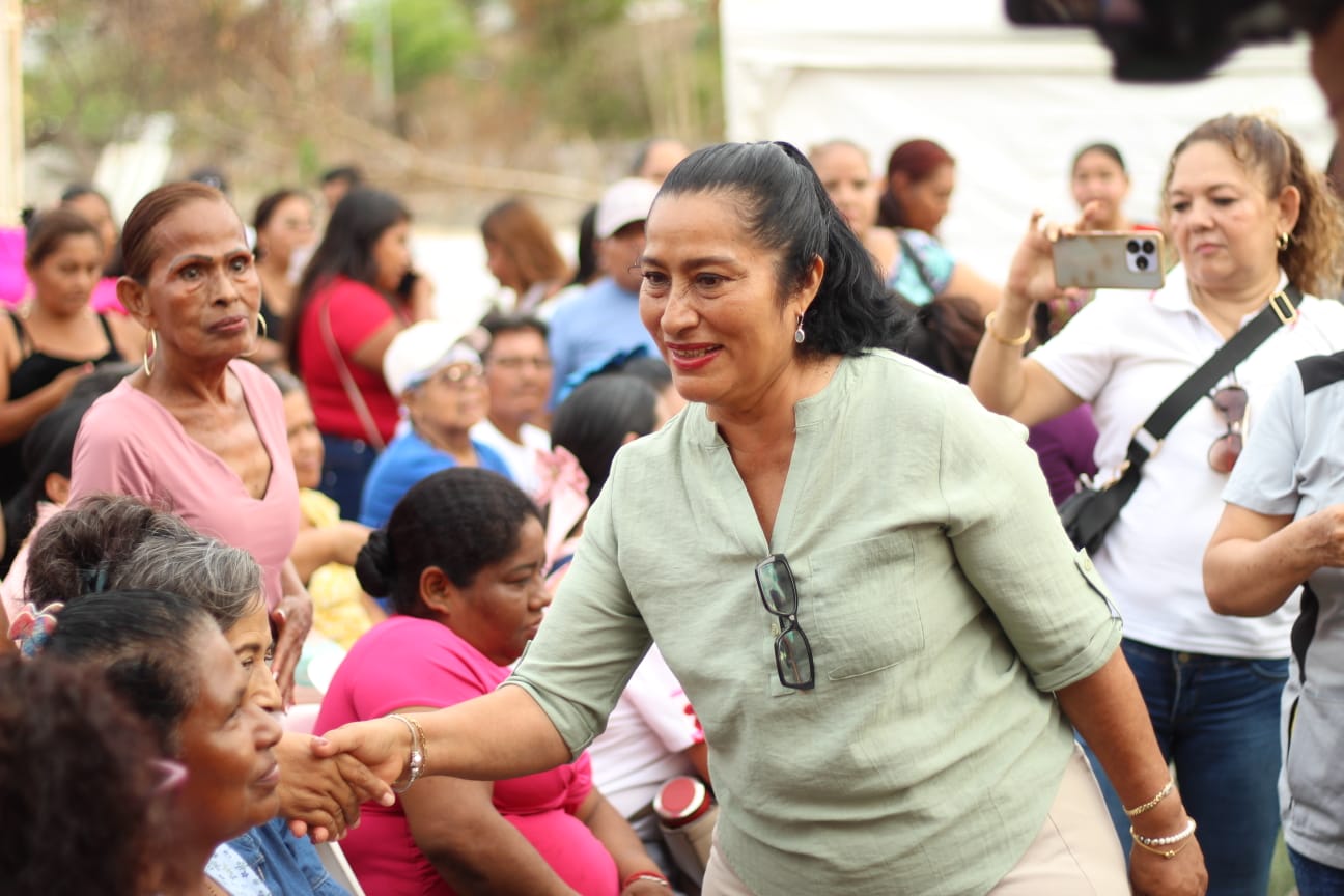 🚨 Abelina López se lanza al Coloso para celebrar a las mamás
