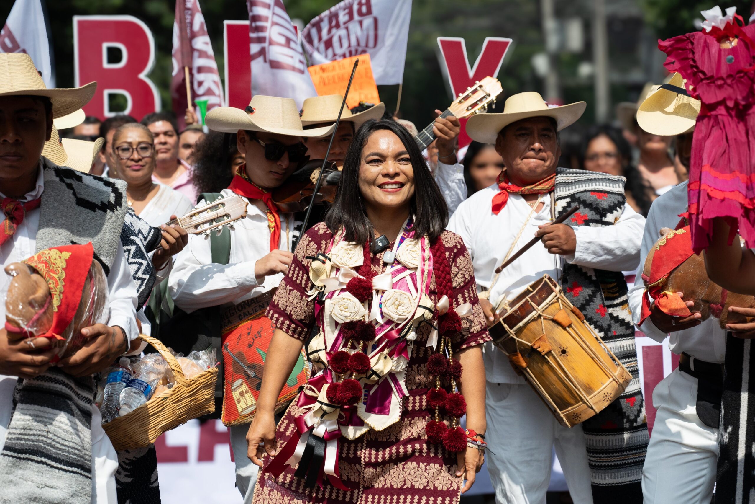 Beatriz Mojica formaliza registro en el proceso de Morena para definir candidatura en Guerrero