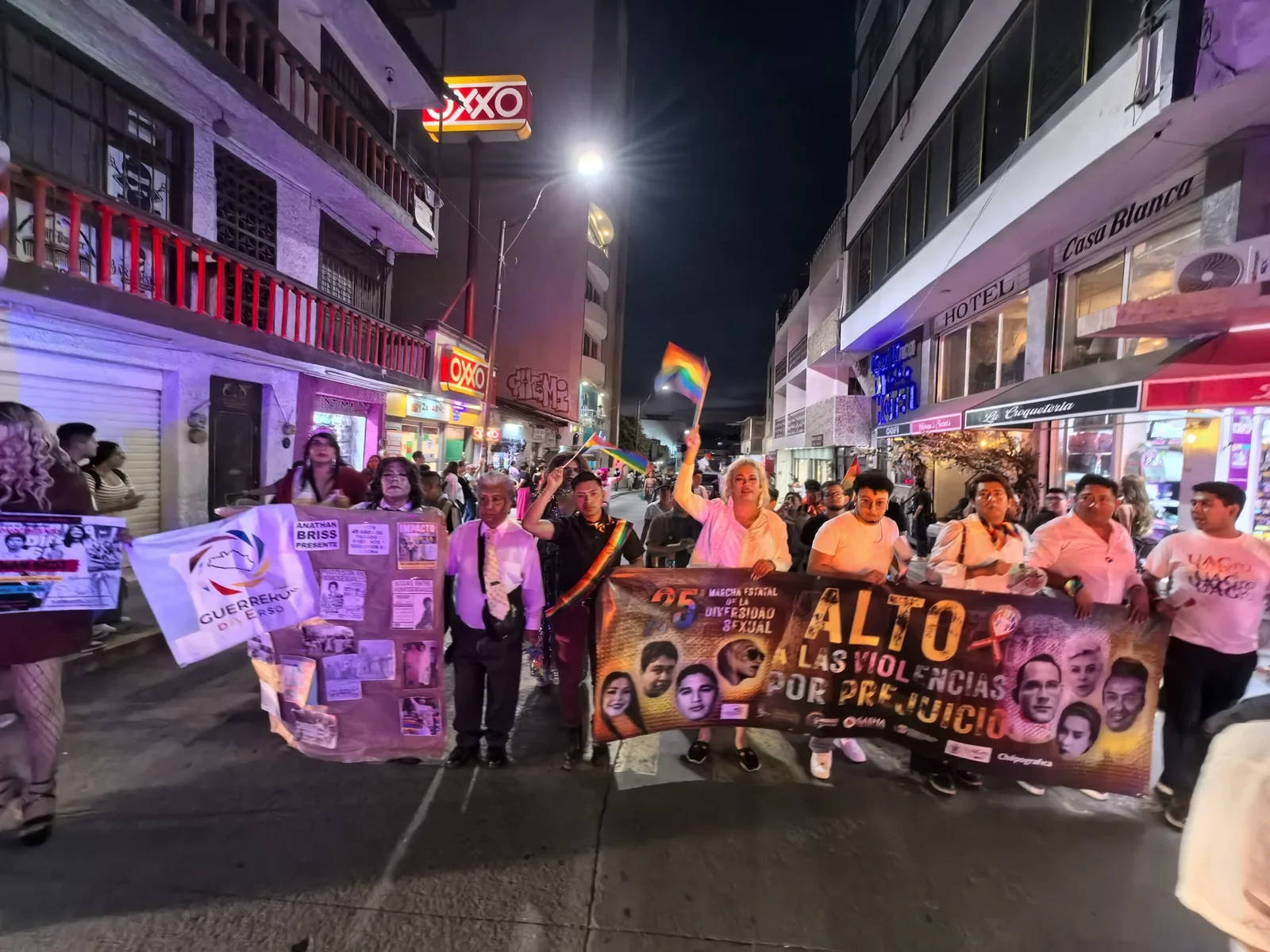 ¡MIL PERSONAS TOMAN CHILPANCINGO! Exigen fin a la violencia y discriminación