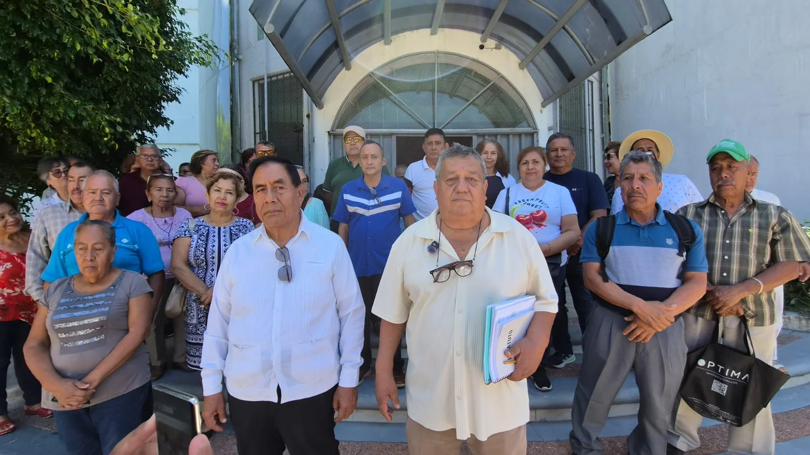 🚨 ¡Alerta Máxima! Jubilados del SNTE Exigen Renovación URGENTE