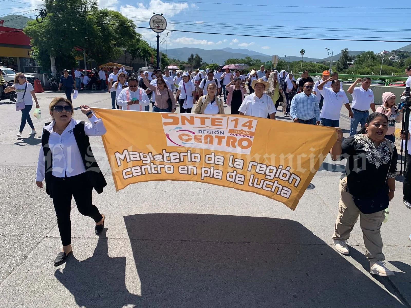 🚨 SNTE EXPLOTA en Chilpancingo: ¡Exigen justicia por pagos y cambios!