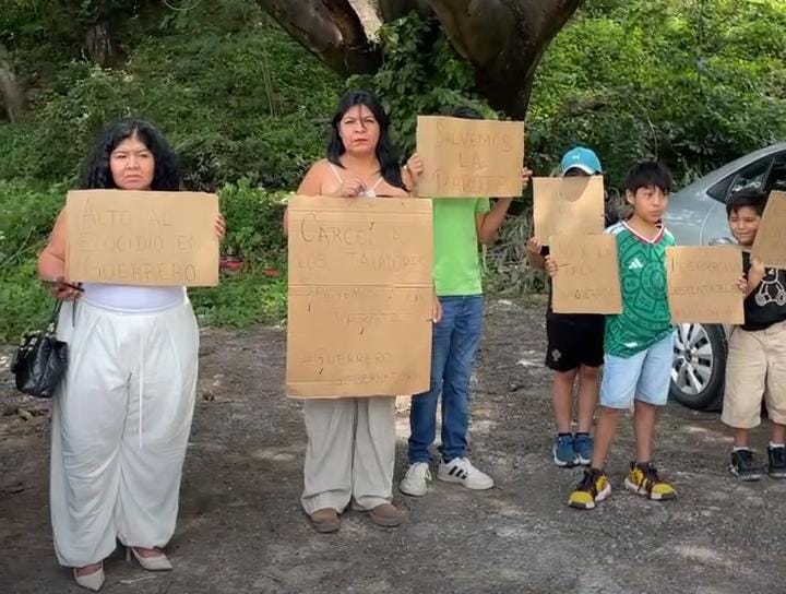 🚨 ¡ALERTA EN CHILPANCINGO! Protestan contra tala de ÁRBOL DE PAROTA para clínica ISSSTE
